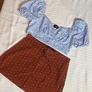 Super cute micro cord mini with laceup front geo print size Med 15” waist